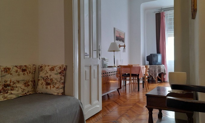 13th District Apartamento | Apartamento histórico con vistas al Danubio, aire acondicionado, wifi, minibar gratuito, bienvenida personal