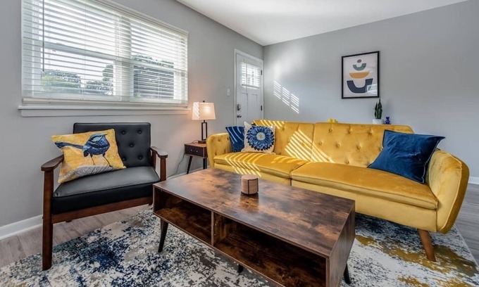 East Raleigh Apartamento | 5 mins from Downtown/Fast Wi-Fi/Free Coffee & Tea