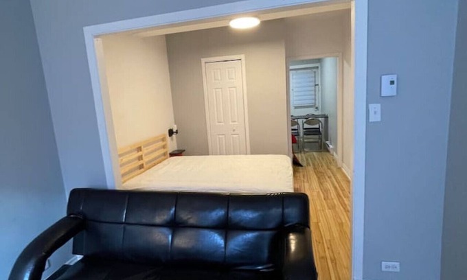 Saint-Jean-Baptiste Apartamento | 5 Mins to Old Quebec: A/C+ Wi-Fi + Pet-Friendly