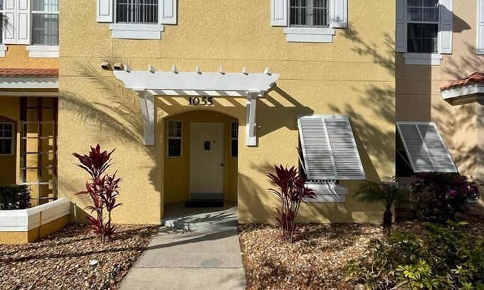 Kissimmee Complejo | 5 minues to the theme park. Family sized communy pool