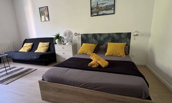 Chatellerault Apartamento | 5-minute walk from TGV station