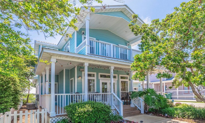 Clipper Cove Casa | 5 minute walk to beach, POOL, GOLF CART