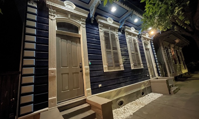 Saint Roch Casa | 5 minute walk to French Quarter & Frenchman Street.