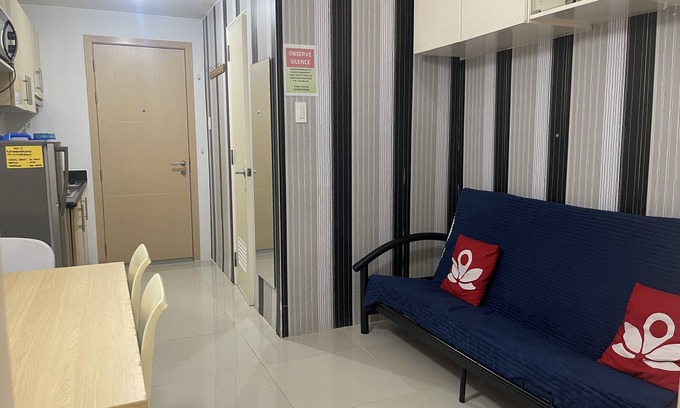 Bagong Pag-asa Casa | 5 minutes to SM North EDSA via exclusive bridgeway from the property