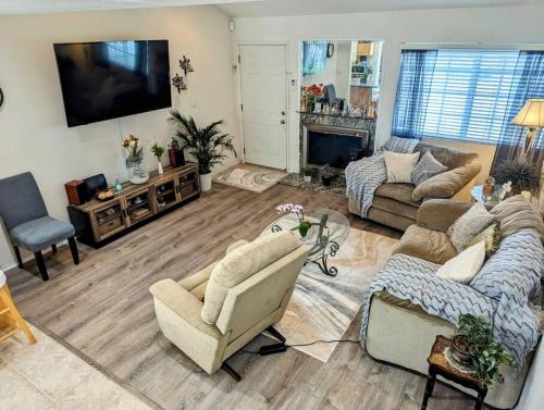 Northwest Torrance Casa | 5 Minutes to South Bay Beaches! Private 2 bedroom 2 bath 2 level home with patio Excellent value!