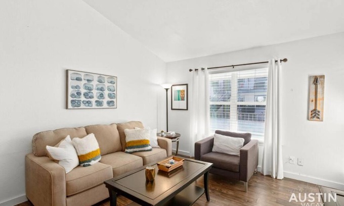 Barton Hills Apartamento | 5 Minutes to Zilker Barton Springs with Parking
