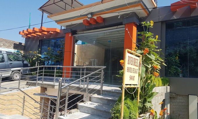 Kalam Hotel | 5 minutes walk to the theme park. Suitable for families and couples.