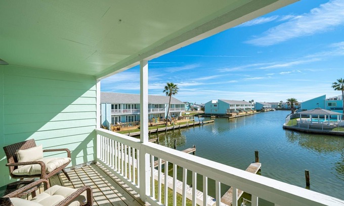 Key Allegro Condominio | 5 O'clock Somewhere | Pet Friendly, Boat Slip