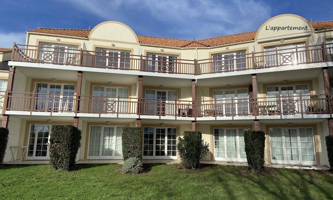 Talmont-Saint-Hilaire Apartamento | Apartamento para 5 personas con vista al lago y campo de golf de 18 hoyos sin vecinos