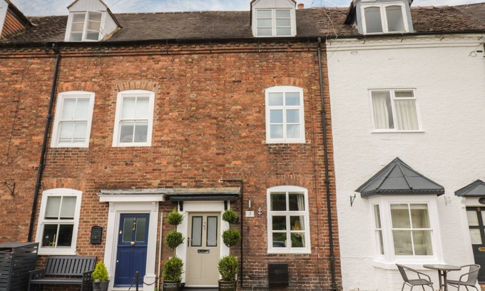 Bridgnorth Casa | 5 RIVERSIDE, romantic, with open fire in Bridgnorth