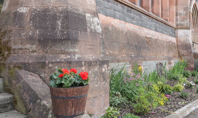 Moffat Cabaña | 5 St. Mary's Church