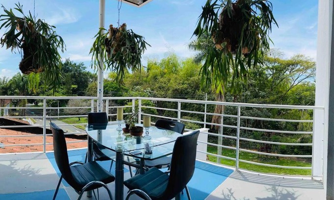 Campestre Apartamento | 5 star ,Cali Riverside Apartment huge pool wifi