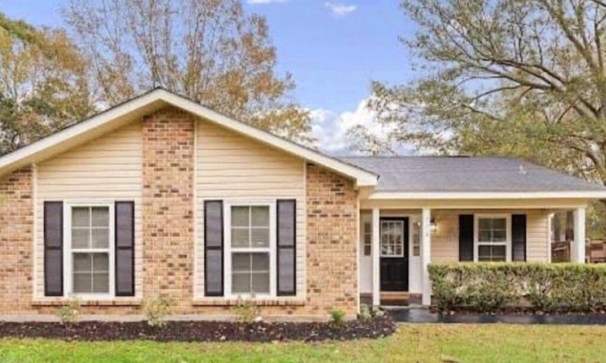 Saint Elmo Casa | 5 STAR HOME NEAR MOBILE AIRPORT & SHOPPING DISTRICT