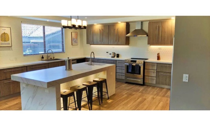 Santa Ana Casa | 5-star home near the airport