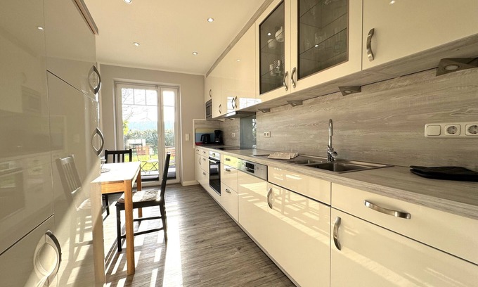 Kabelhorst Apartamento | 5-star Kornblume vacation apartment with terrace & large garden