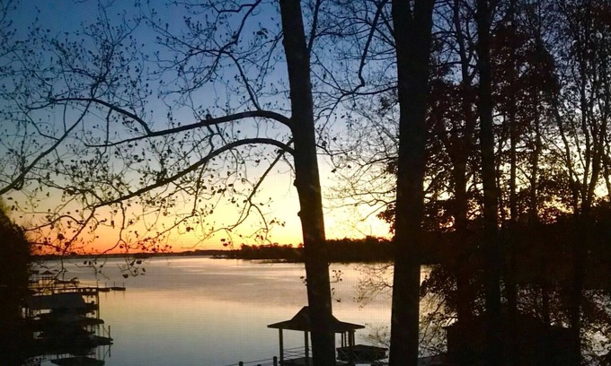 Denver Cabaña | 5 star LKN single story guest house with dock/slip access