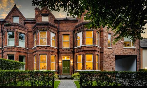Queens Quarter Apartamento | 5 Star - The Ulsterville Residences - Free On-site Parking