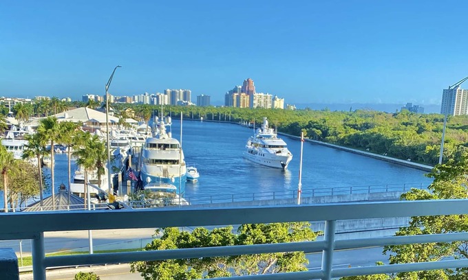Birch Park Finger Streets Apartamento | 5 Stars Apart-Suites by Hilton. Amazing views.