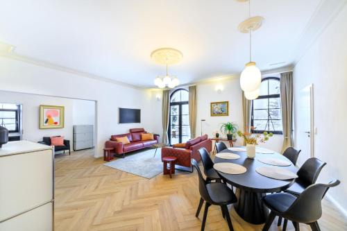 Auerbach Apartamento | 5 Sterne Ferienwohnung Schlossplatz - Sachsen Vogtland Erzgebirge 6 Personen 3 SZ Sauna Kamin