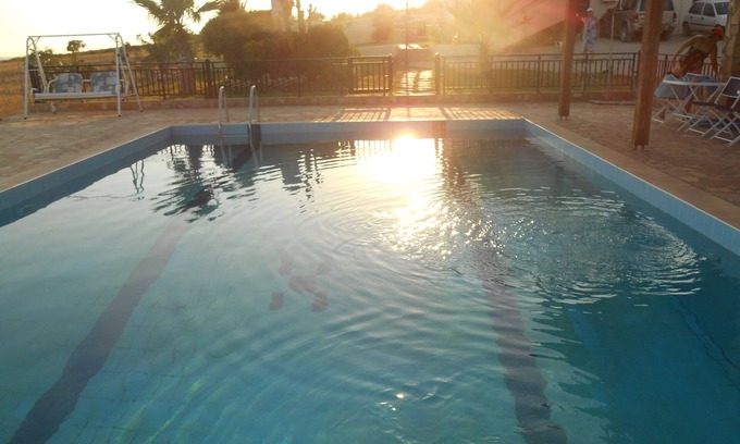 Frangokastellon Apartamento | 5' to the Libyan Sea, 5'' to the pool & gardens, and 0'' to the panorama view!