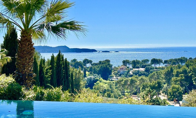 Hyeres Villa | Villa en dominio privado con impresionantes vistas de la península de Giens