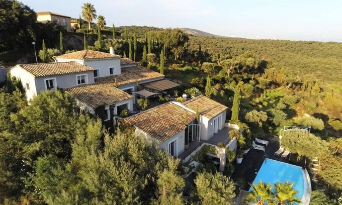 Grimaud Villa | Oferta especial Septiembre Contemporary House - Vista al mar, piscina climatizada
