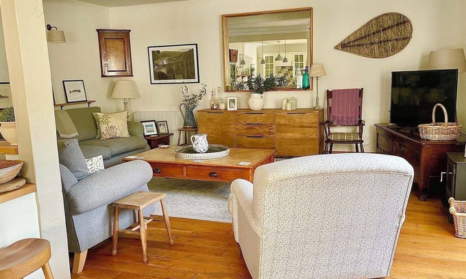 Dinan Agglomeration Cabaña | 50 metres from the quay - a rare gem in the heart of Dinan harbour - parking lot