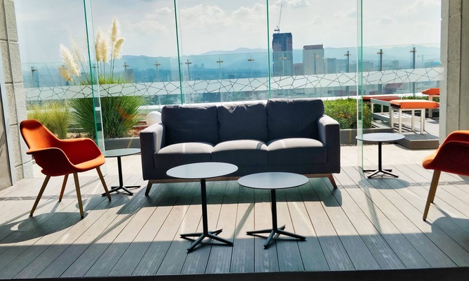Granada Apartamento | Bellamente nombrado apartamento de 1H con increíble jardín en el techo