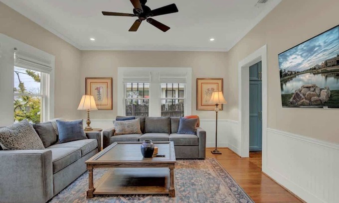 Fredericksburg Cabaña | Charming Craftsman Home! - 2 BLKS from Main St!