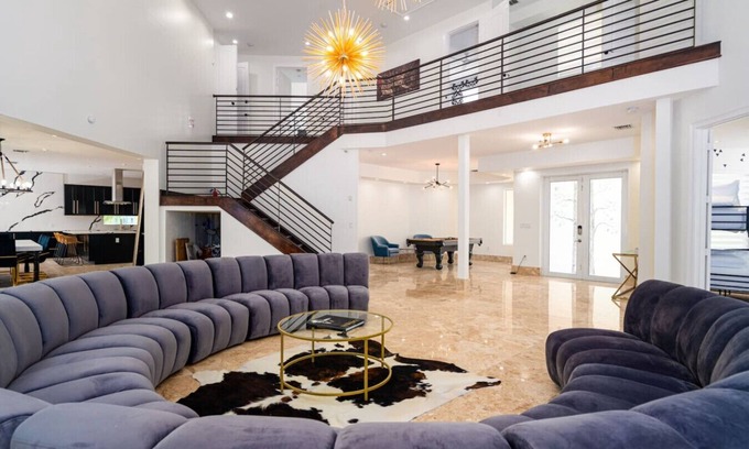 Dania Beach Villa | 5000Sf Luxe Mansion/Heated pool/Gameroom