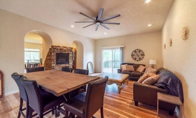 Michigan Hill Casa | 5000sqft W Indoor Hotub, Gameroom, Views & Private Suite!