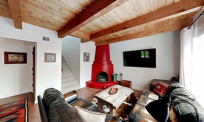 Northeast Santa Fe Casa | 501 Rio Grande Ave F2