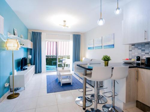 Los Cristianos Apartamento | 504 Los Angeles Moderno con Vista al Océano