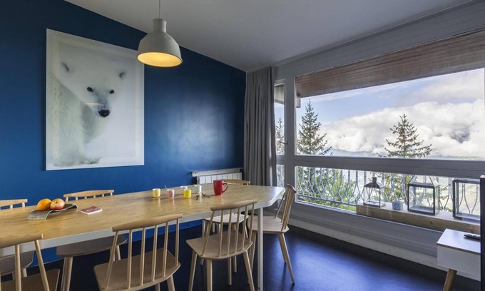 Arc-1800 Apartamento | A 50m de las pistas de esquí, 8.o piso, balcón, chimenea o estufa a leña, tv, 54m², Les Arcs