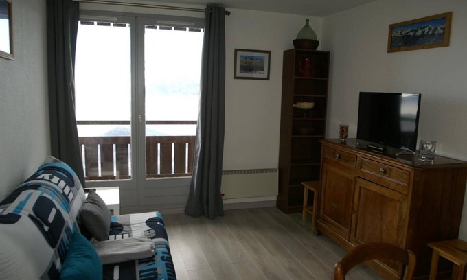 Prapoutel Apartamento | 100m del centro estación, balcón, parking, tv, local para esquís, 43m², Les 7 Laux