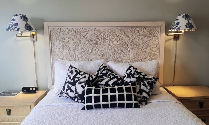 Moreno Valley Apartamento | 50s-Vibe Aparthotel with Full Kitchen near Lake Perris