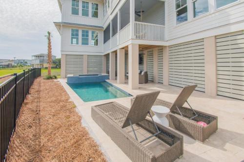 Saint Helena Island Casa | 515 Tarpon Blvd