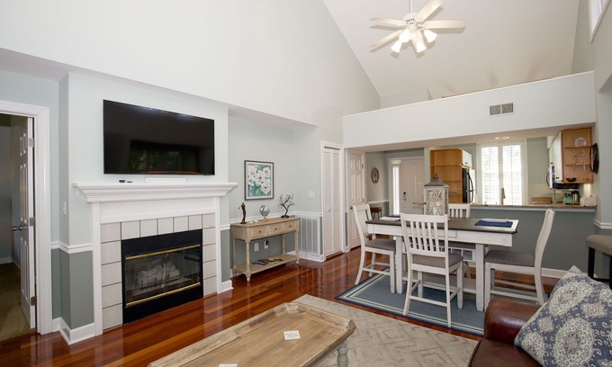 Southern Pines Condominio | 52 Longleaf: 2 BR, 2 BA Condominium in Southern Pines, Sleeps 4