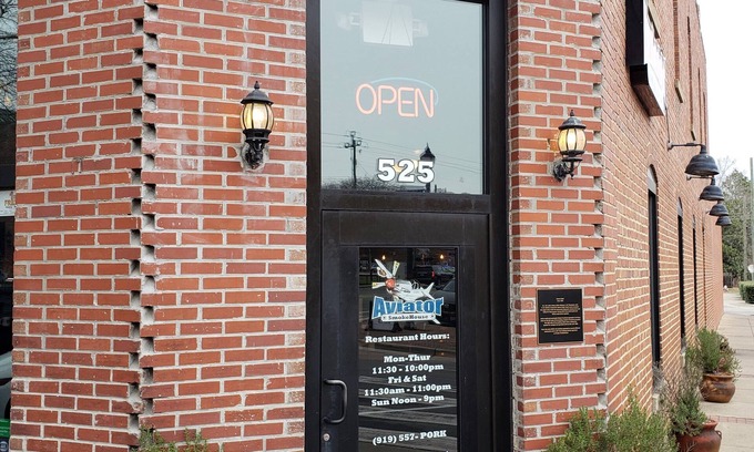 Fuquay-Varina Apartamento | 523 C - Historic Downtown Apartment above Brewery BBQ Restaurant - 2 Bedroom