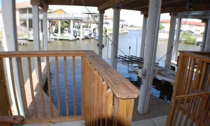 Port Mansfield Condominio | 527 Laguna - Newly Built, Cozy Apartment