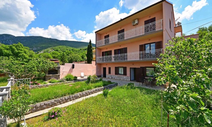 Sibinj Krmpotski Apartamento | 54 m² Apartamento ∙ 2 habitaciones ∙ 5 huéspedes