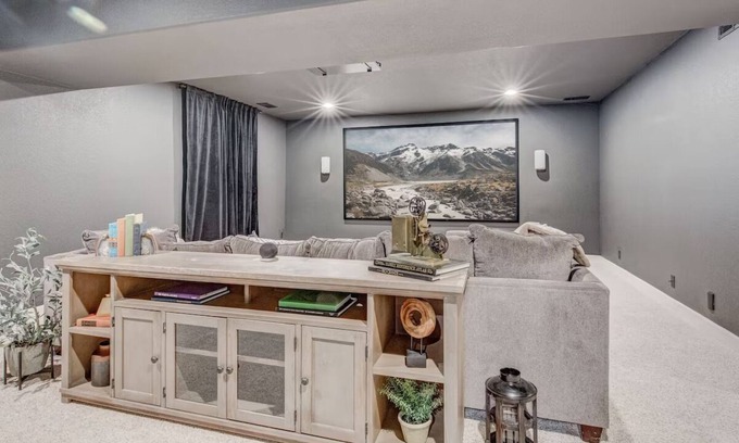 Gateway Casa | 5400sqft 6BR 5.5BA Office, Theater, Game Room / 10min to DIA & Downtown