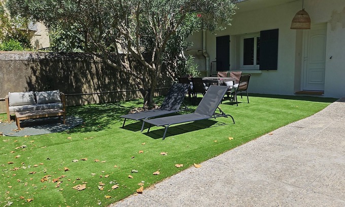 Saint-Cannat Apartamento | 54m² cocooning apartment in the center of St Cannat