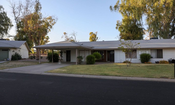 Ahwatukee Foothills Casa | 55+ Community Golf Course View Home