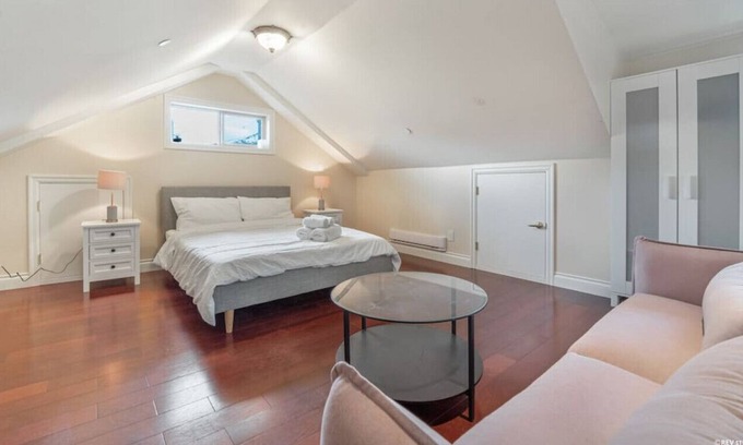 Riley Park-Little Mountain Casa | 5536 N · Peaceful 1Bedroom+1Bathroom Laneway House