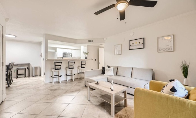Silverado Ranch Condominio | 555 E Silverado Ranch #1158