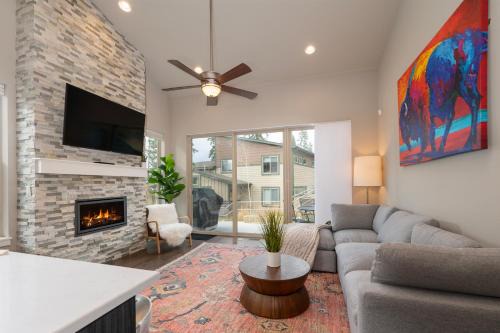 Rendezvous Casa | 58 Journey Luxury townhome cabin, minutes from Winter Park Resort, trails, hiking