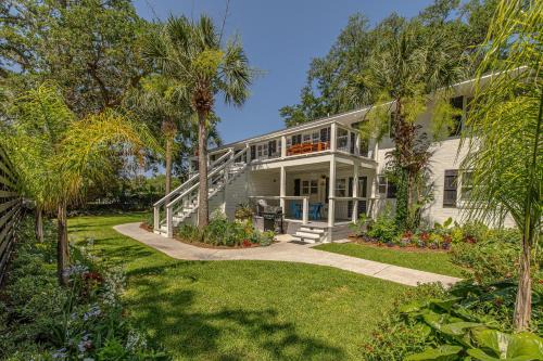 Saint Simons Heights Casa | 588 Demere-7 Bedrooms