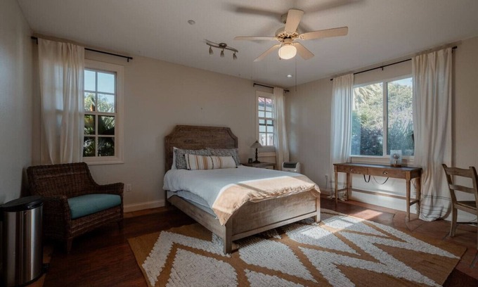 Fallbrook Casa | 5bd/7beds/4bth/Pickleball/Pool/Spa