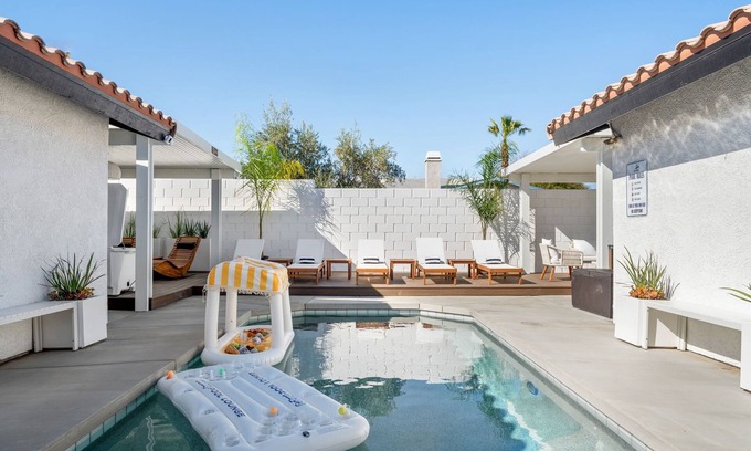 Bermuda Dunes Casa | 5bd Desert Oasis Sleeps 13. Cold Plunge, Heated Pool, Jacuzzi, Games, +Amenites